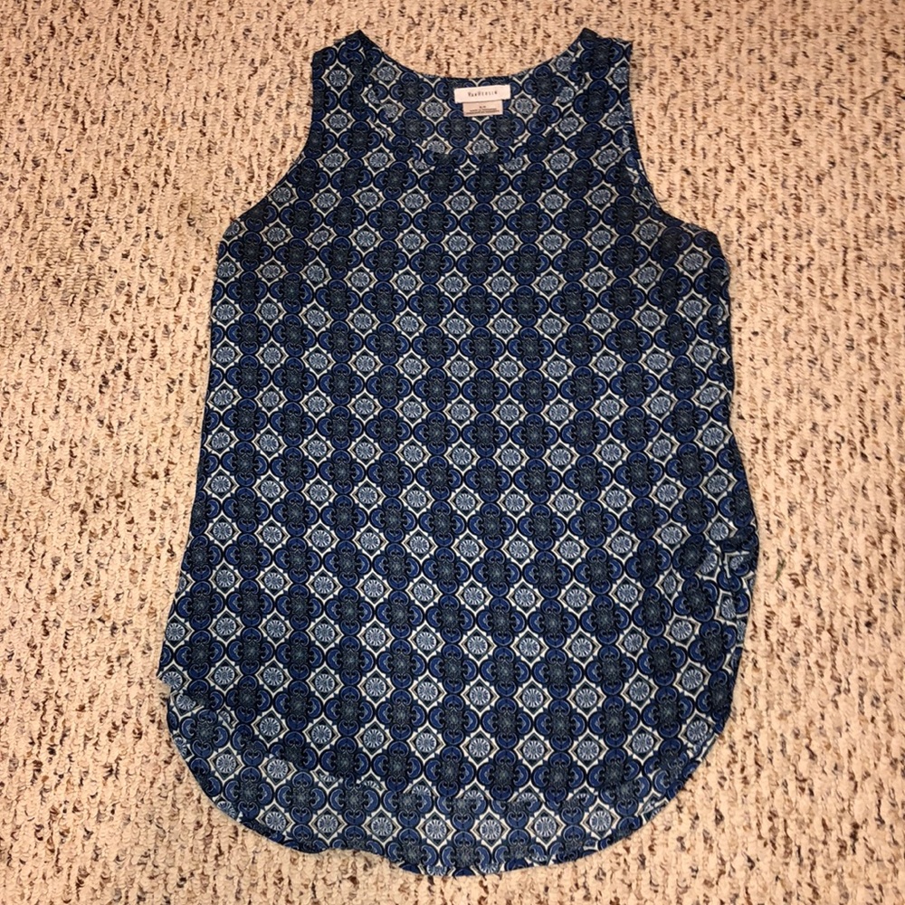 Patterned blue tank top